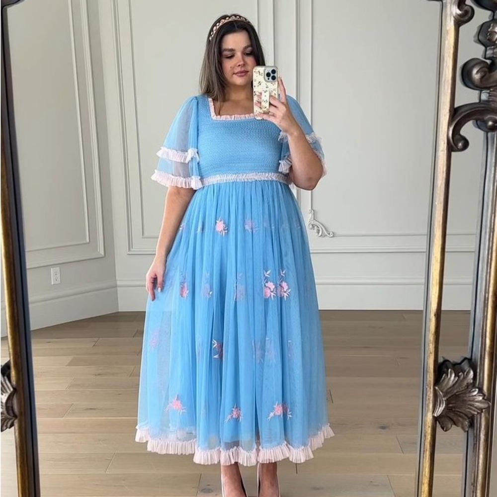 SOLD Dolly Dress 🩷🩵